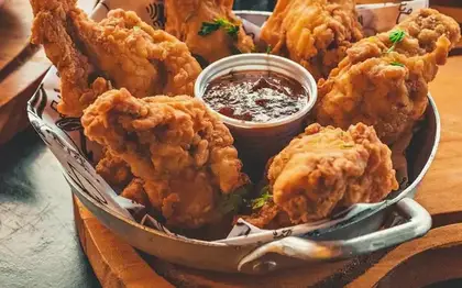 Hot Wings 6-Piece + Side & Drink (Est. Combo)
