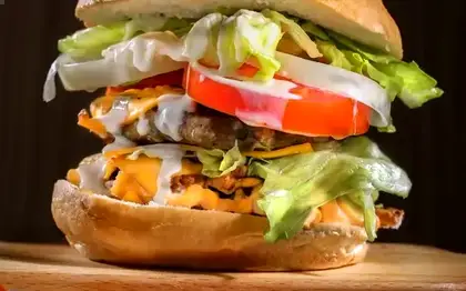 Zinger Crunch Burger + Side & Drink (Est. Combo)