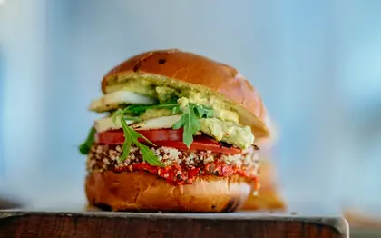 Zinger Crunch Burger (Suburban Mid Estimate)