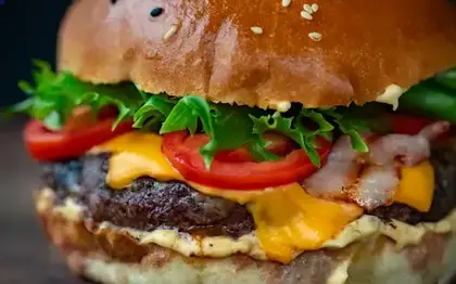 Zinger Stacker — Light Sauce